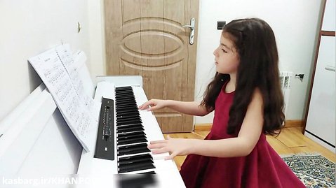 شکار آهو نوازندگی پیانو توسط آرنیکا روشندل