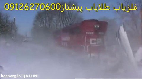 گیر افتادن قطار در ریل به دلیل بارندگی شدید برف
