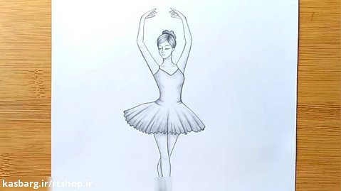 آموزش نقاشی یک دختر با لباس زیبا