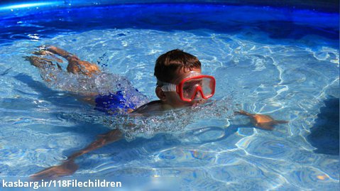 آموزش شنا|ورزش شنا|آموزش شنا به کودکان|ورزش ( نحوه پا زدن زیر آب در شنا پروانه )