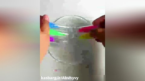 رنگ کردن اسلایم شفاف