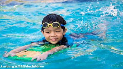 آموزش شنا|ورزش شنا|آموزش شنا به کودکان|حرکات ورزشی(تکنیک شنا قورباغه در استخر)