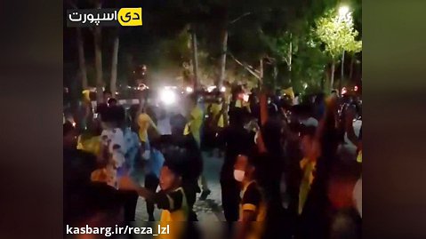 شادی مردم شیراز و هواداران فجرسپاسی پس از صعود به لیگ برتر