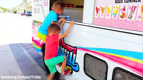 ولاد و نیکیتا و اسباب بازی ها : ماشین بستنی فروشی مامان
