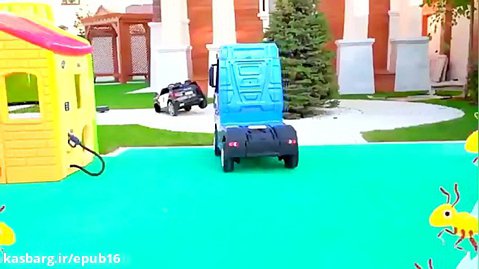 ماشین بازی کودکانه با سنیا / پلیس به دنبال دزد فراری