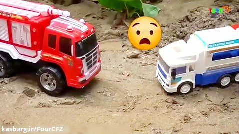 فیلم ماشین بازی کودکانه /نجات ماشین های روبوکار پولی توسط پلیس - آمبولانس