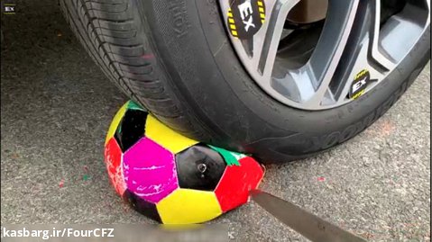 آزمایش ماشین در مقابل بستنی توپ فوتبال | خرد کردن چیزهای ترد و نرم با ماشین