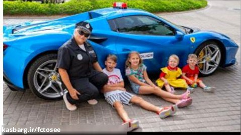 ماجراجویی سرگرم کننده پنج بچه با ماشین پلیس   آهنگ و ویدیو برای کودکان